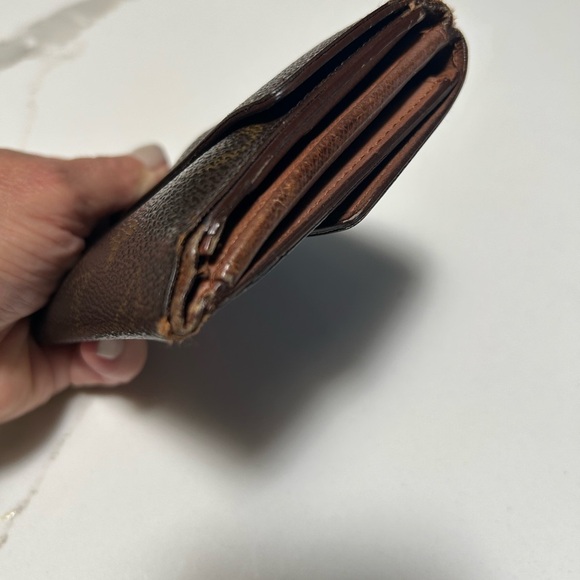 Louis Vuitton Wallet - Picture 4 of 12